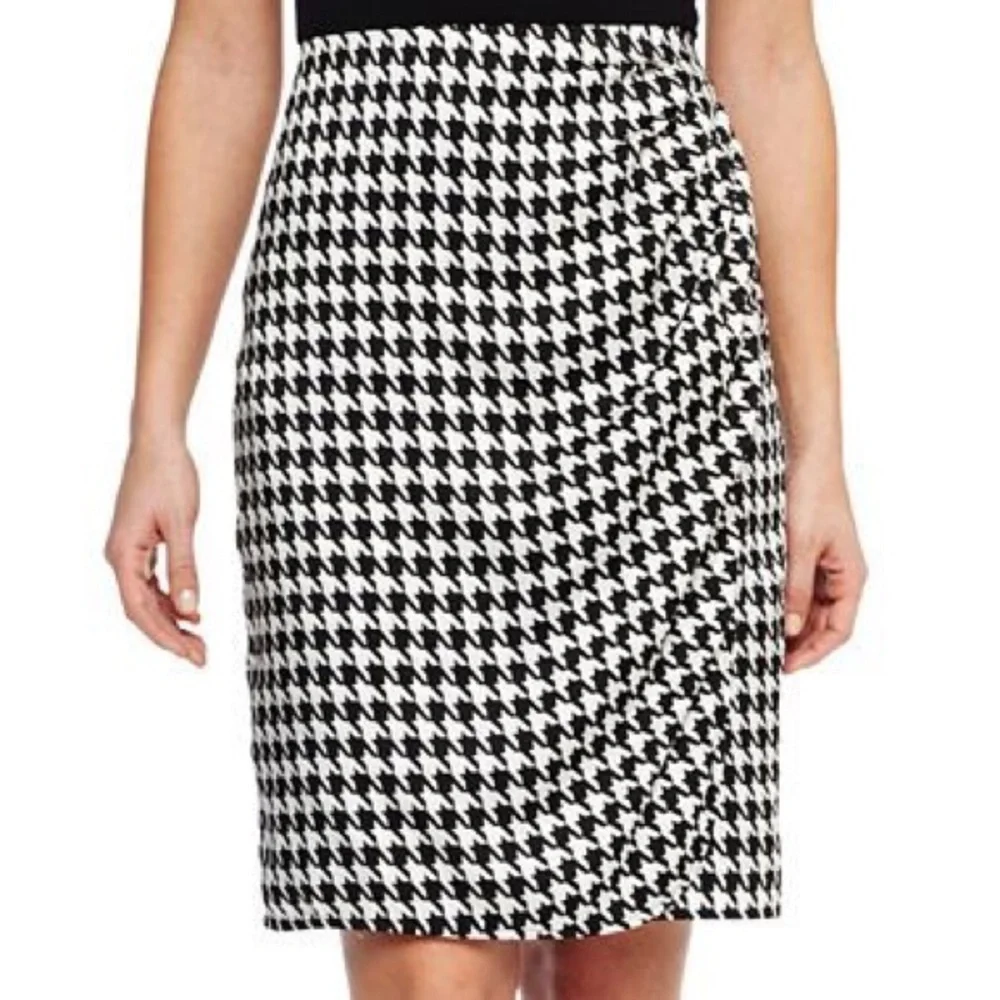Liz Claiborne Houndstooth Skirt - Picture 2 of 6